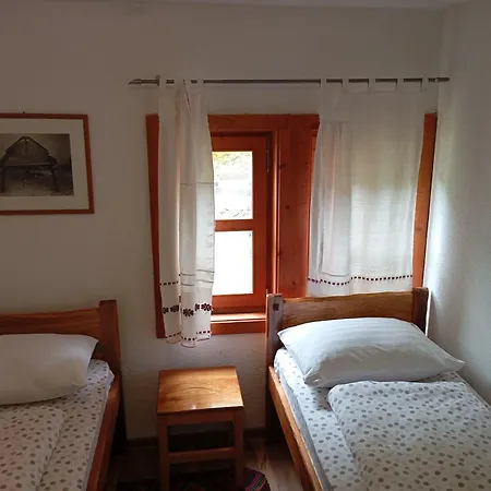 - Stari Javor Apartment